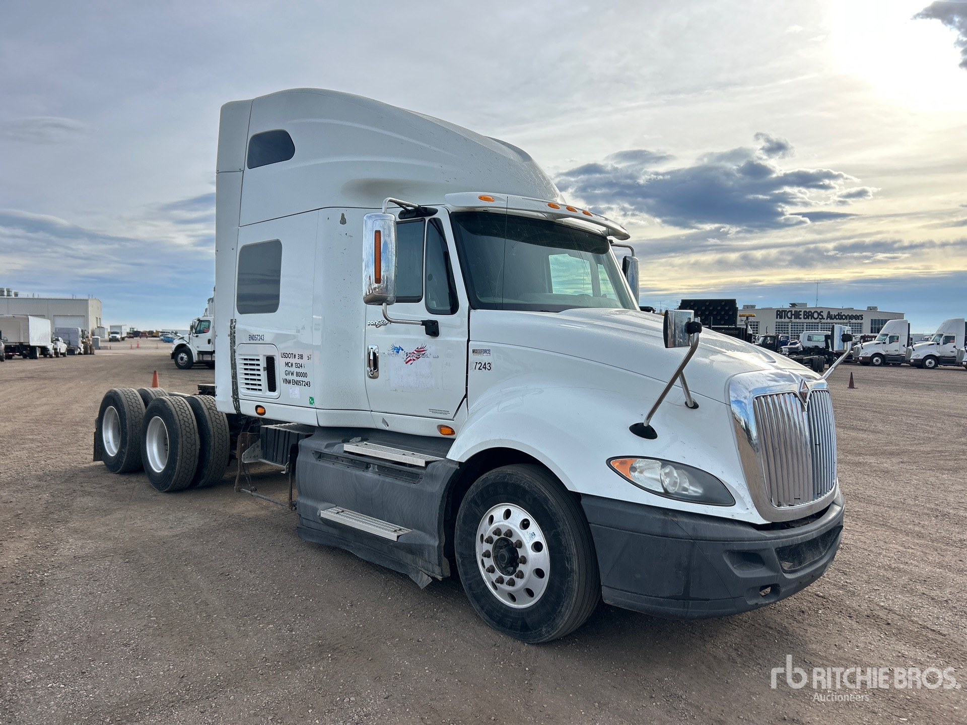 General Appearance with Picture, Right Front Corner