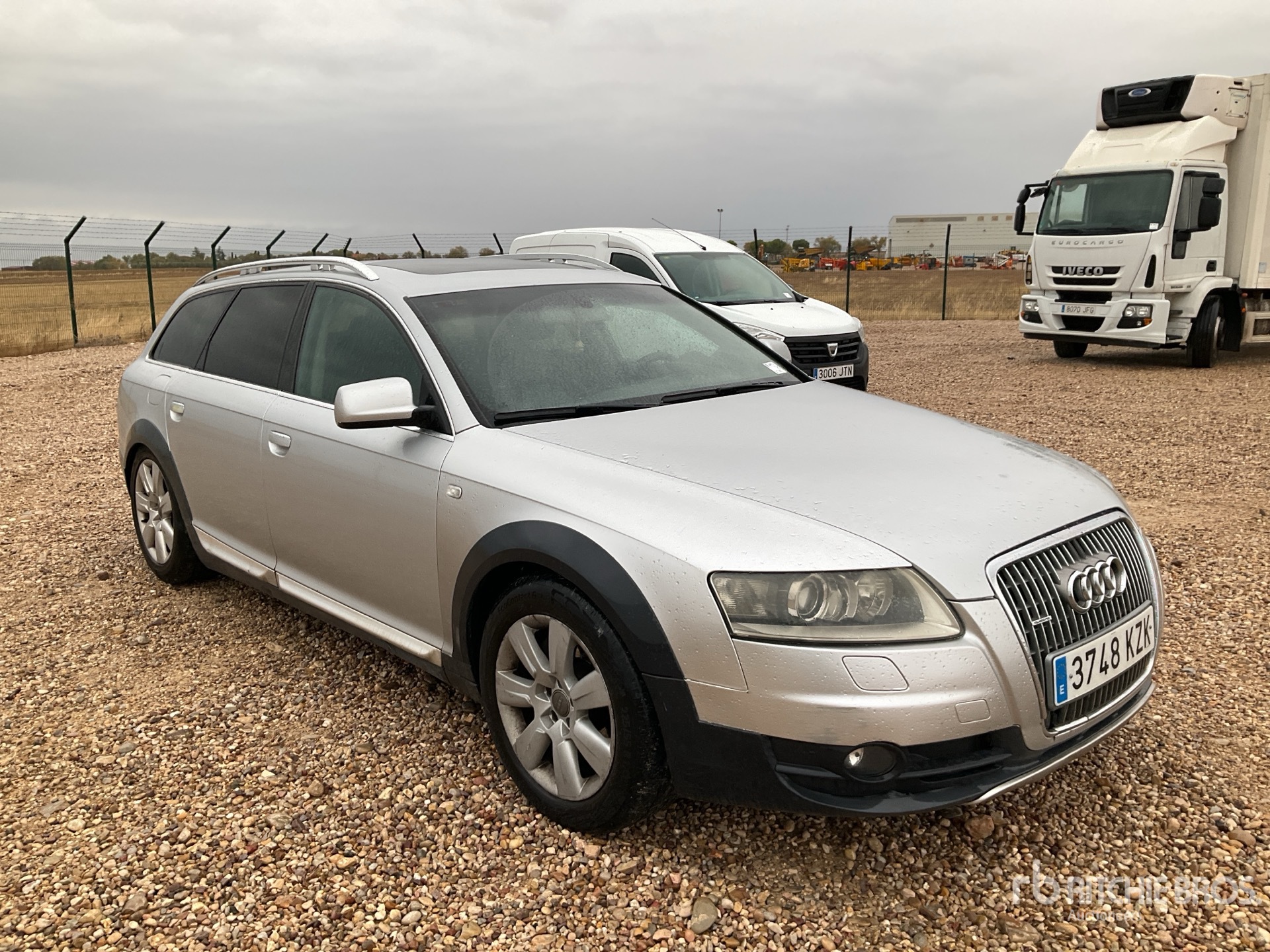 General Appearance with Foto, angolo anteriore destro