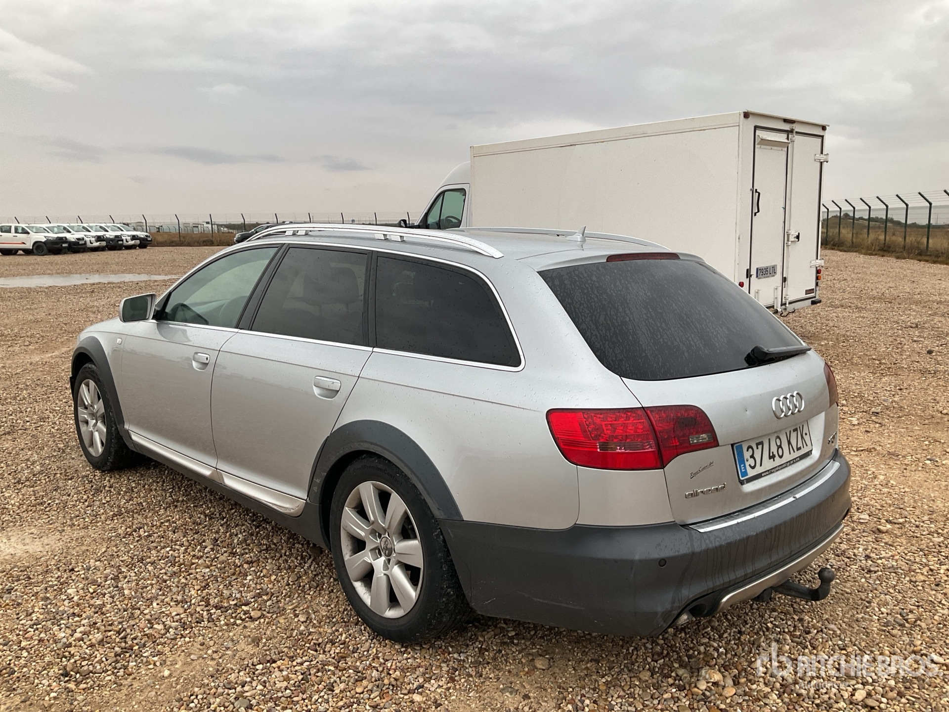 General Appearance with Foto, angolo posteriore sinistro