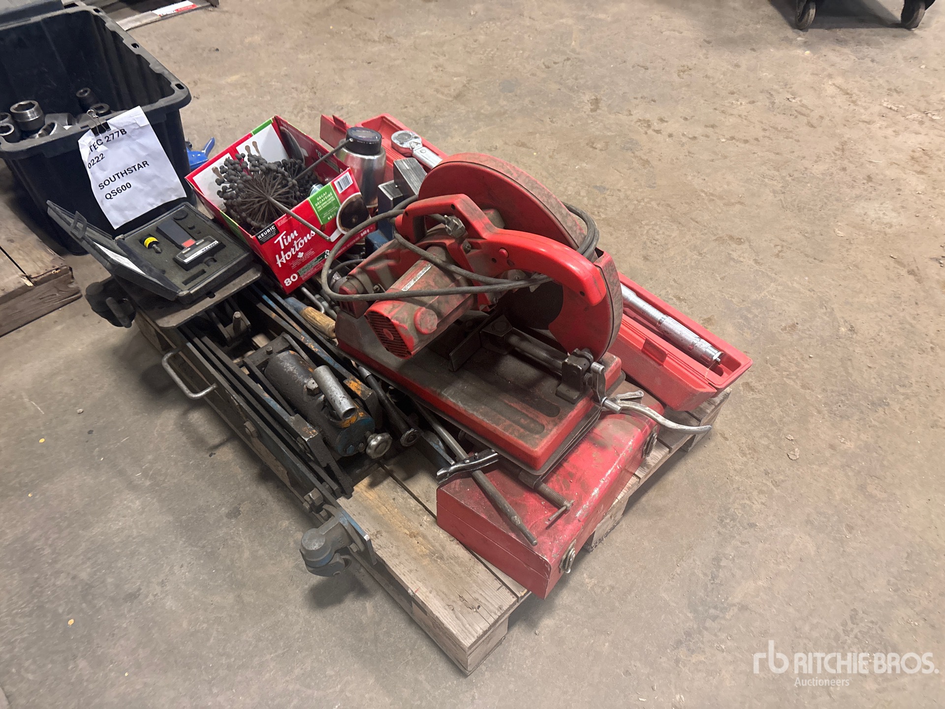 General Appearance with Bild, Ecke hinten rechts