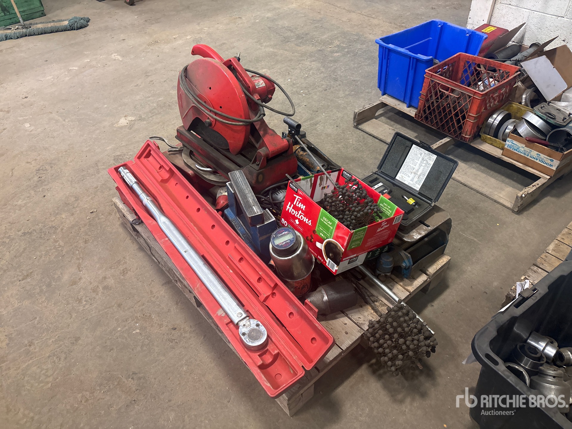 General Appearance with Bild, Ecke vorne links