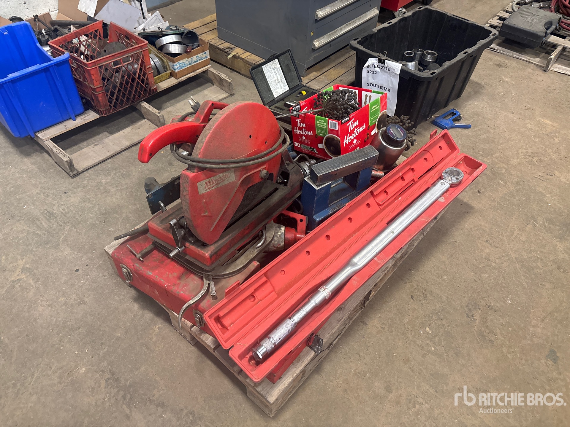 General Appearance with Bild, Ecke vorne rechts