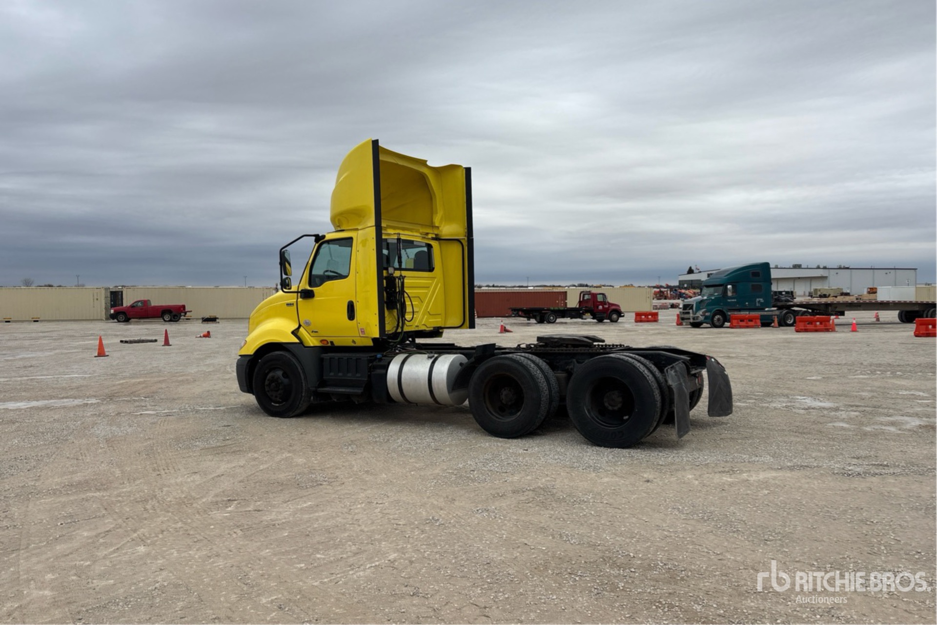 Aspect général with Image, coin arrière gauche