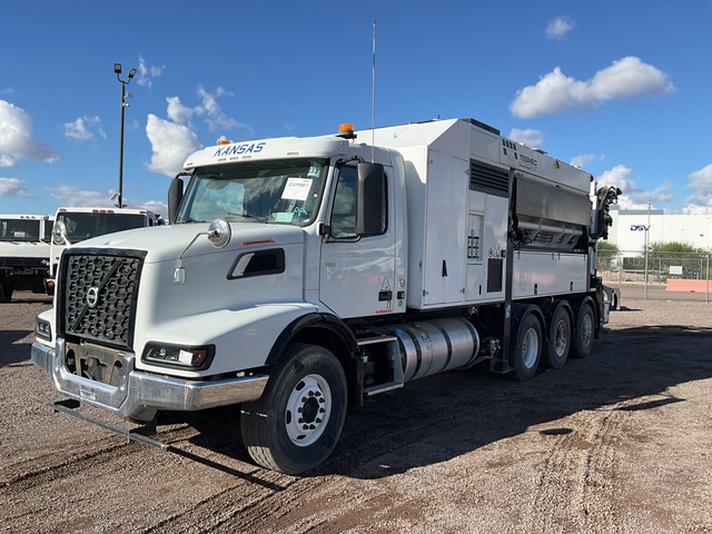 2022 Volvo VHD 8x6 Saw Body Truck