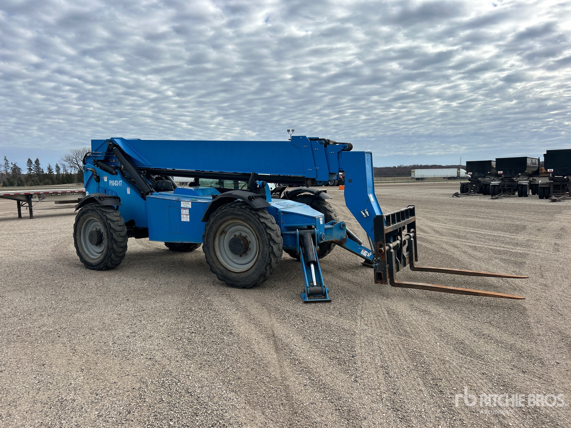 General Appearance with Bild, Ecke vorne rechts