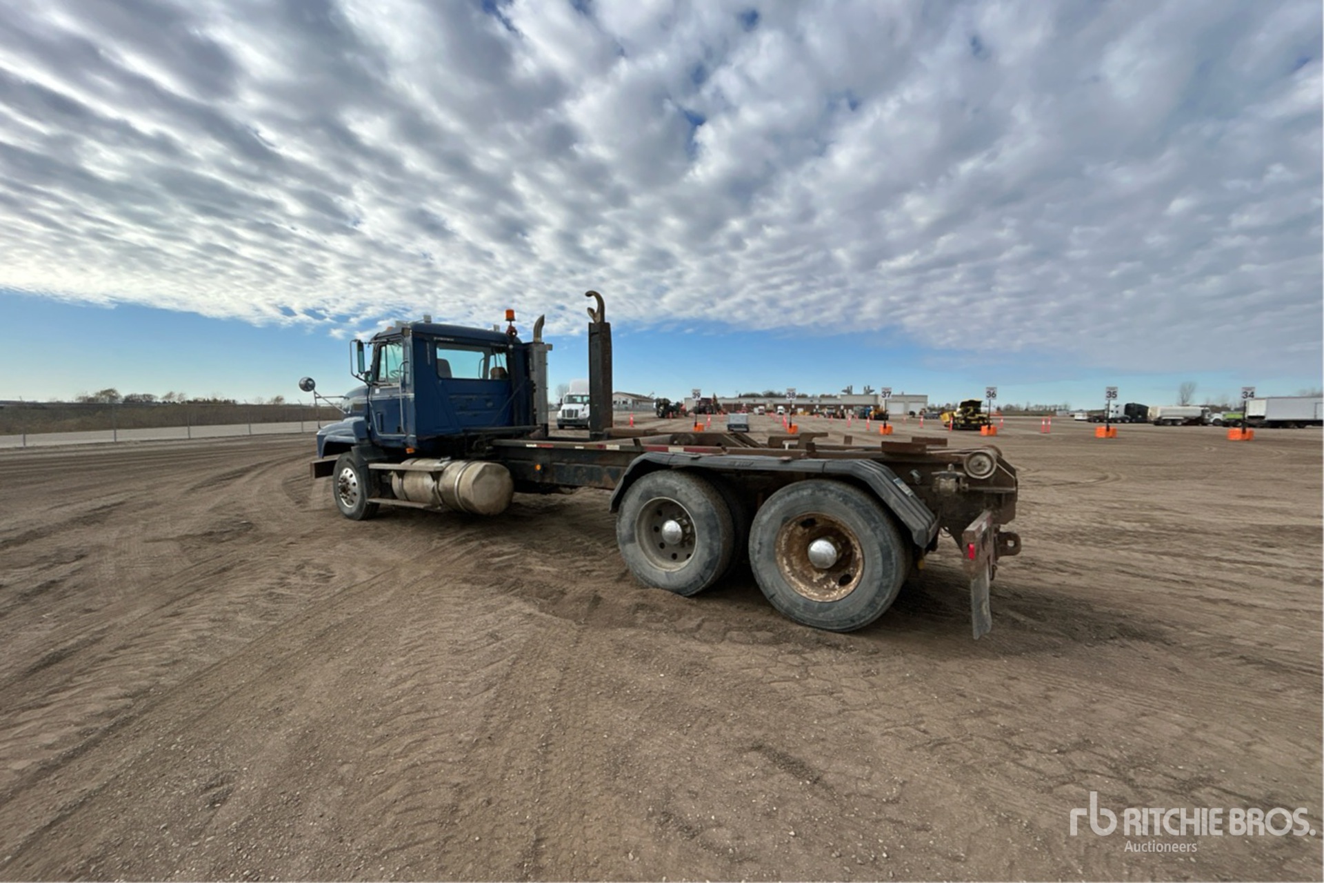 General Appearance with Imagen: esquina trasera izquierda