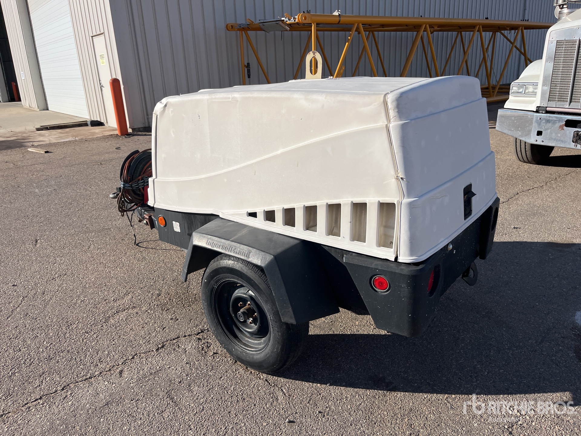 General Appearance with Imagen: esquina trasera izquierda