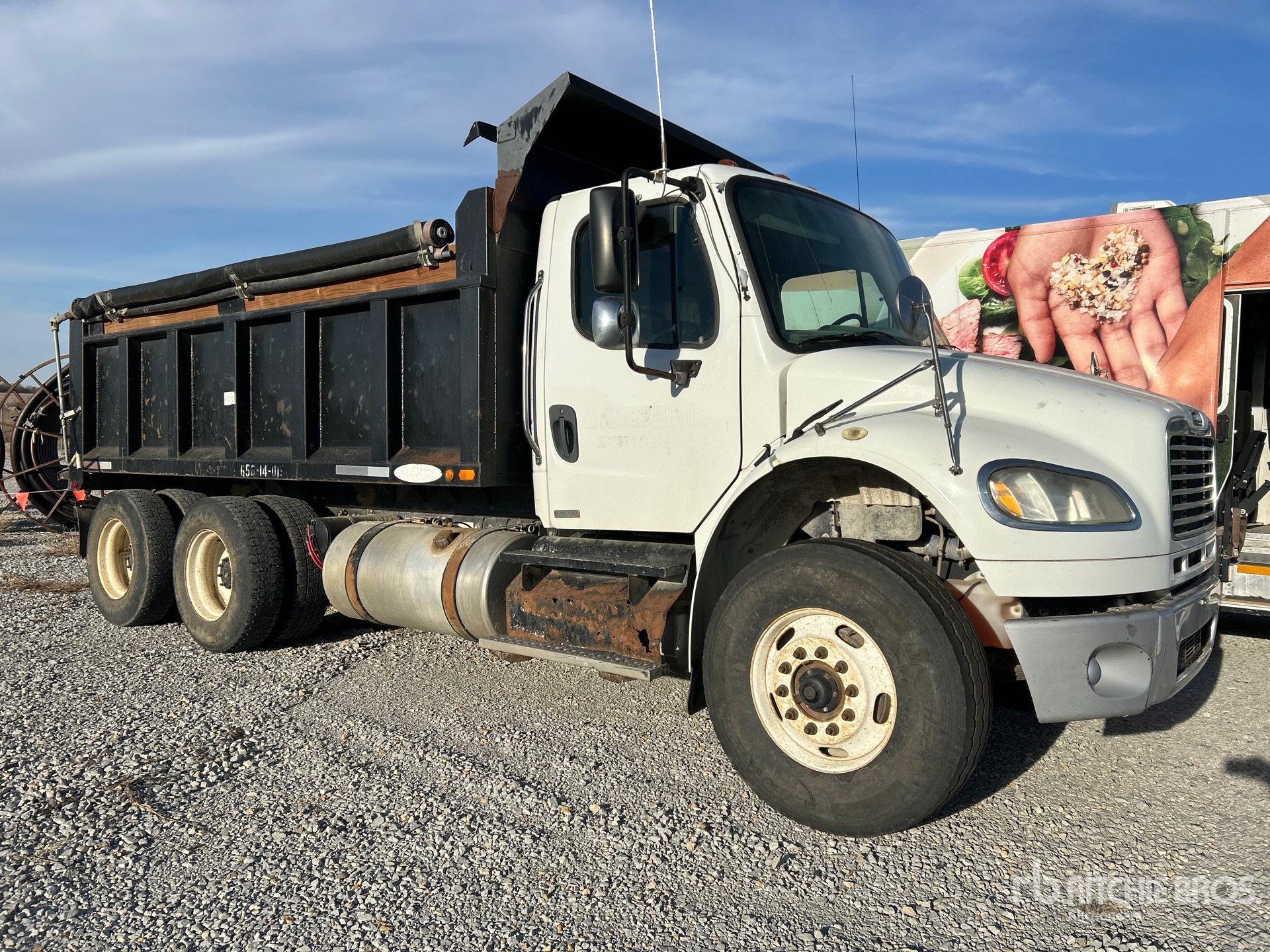 General Appearance with Image, coin avant droit