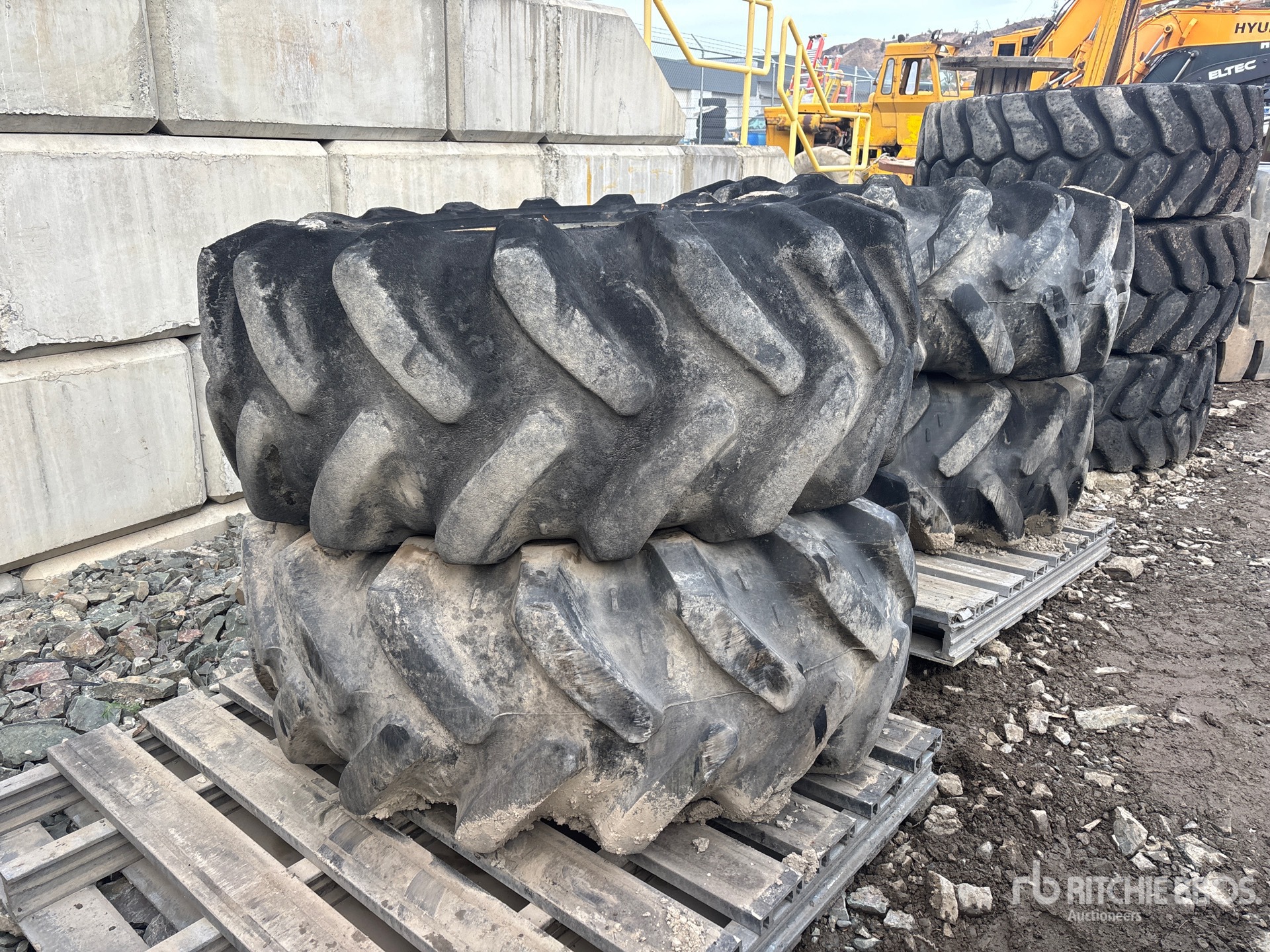 General Appearance with Bild, Ecke hinten rechts