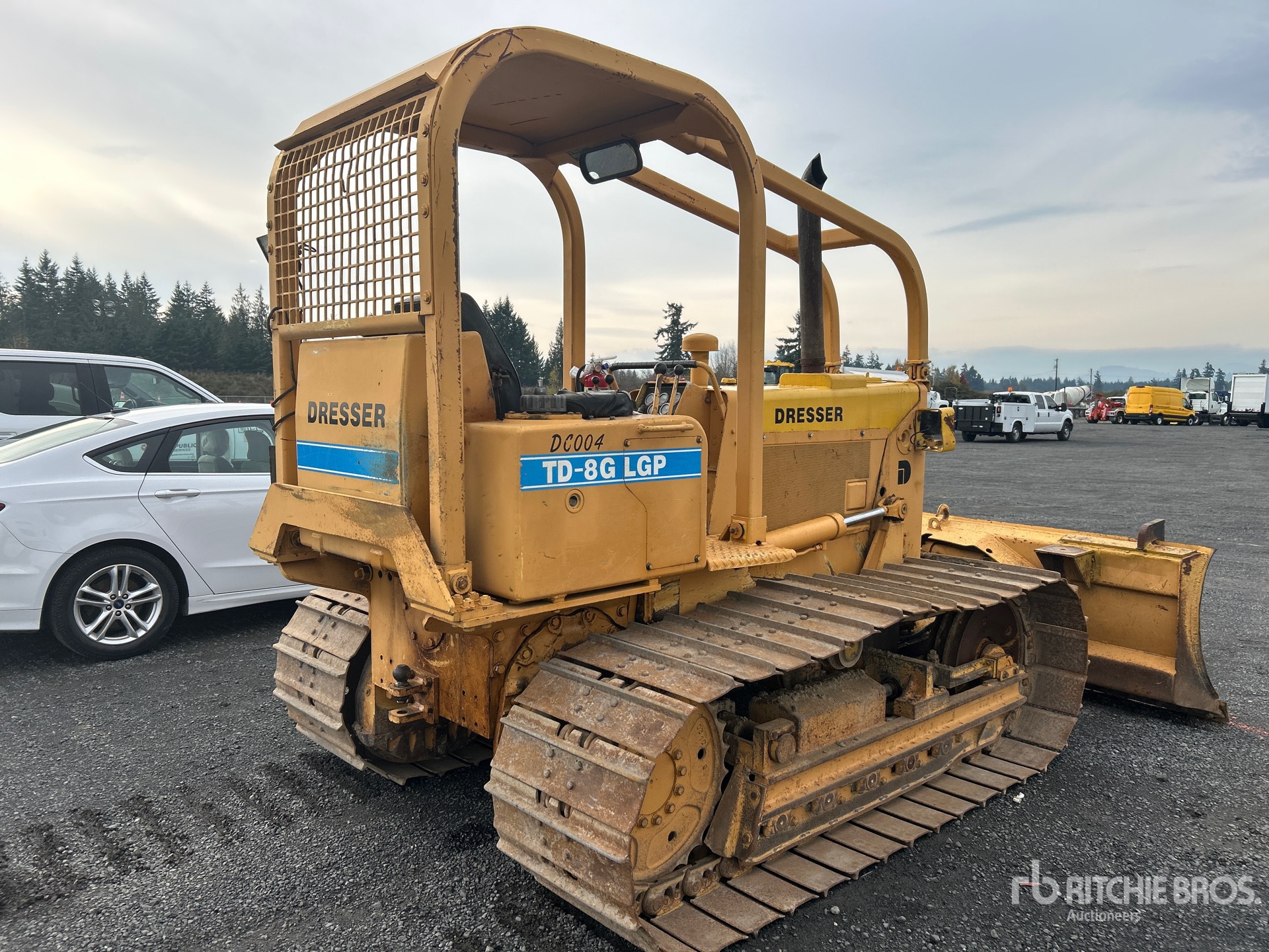 General Appearance with Picture, Right Rear Corner