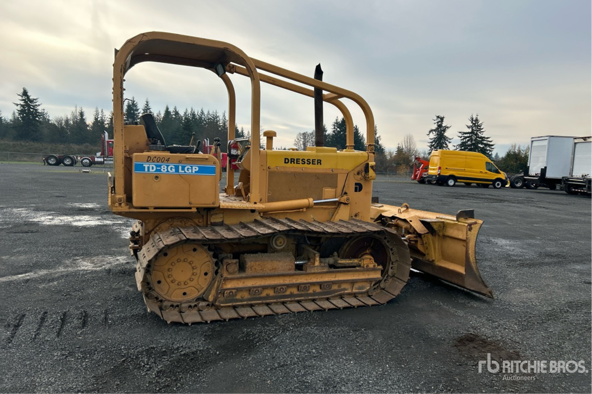 General Appearance with Foto, angolo anteriore sinistro