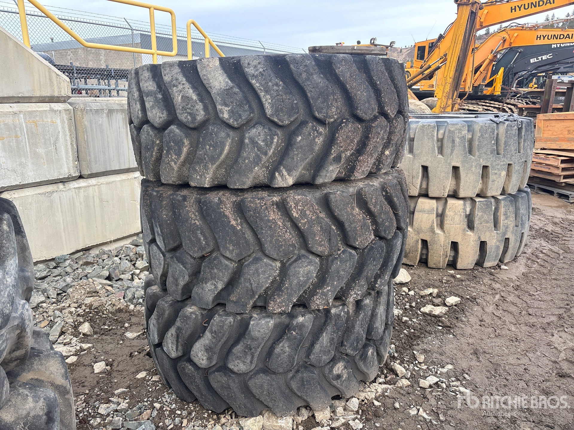 General Appearance with Bild, Ecke hinten rechts