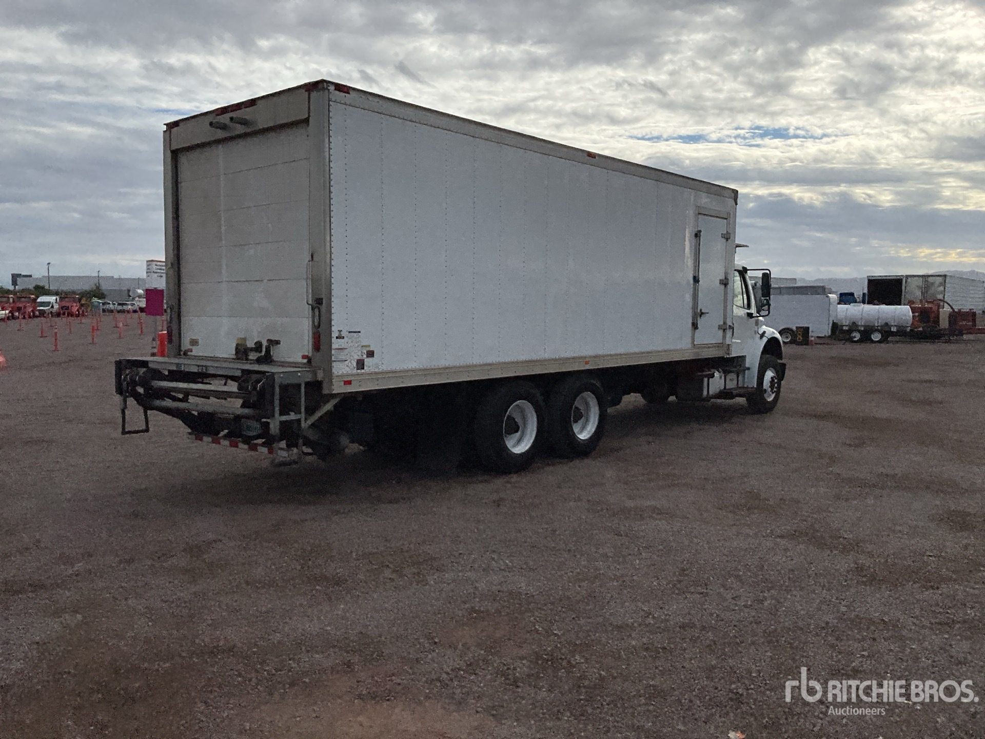 General Appearance with Image, coin arrière droit