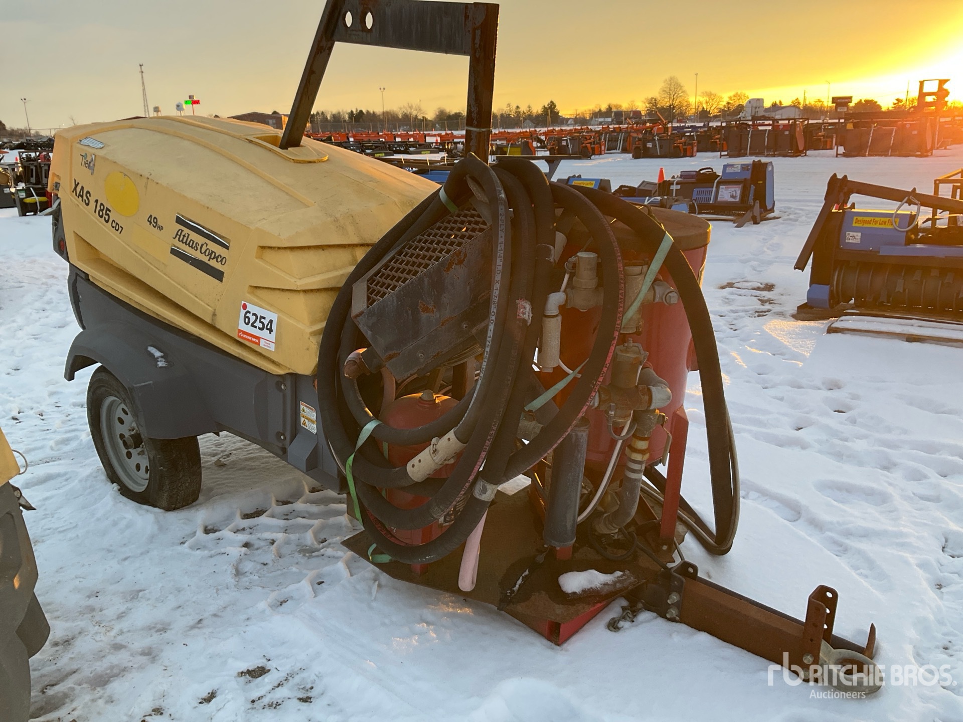 General Appearance with Foto, angolo anteriore destro