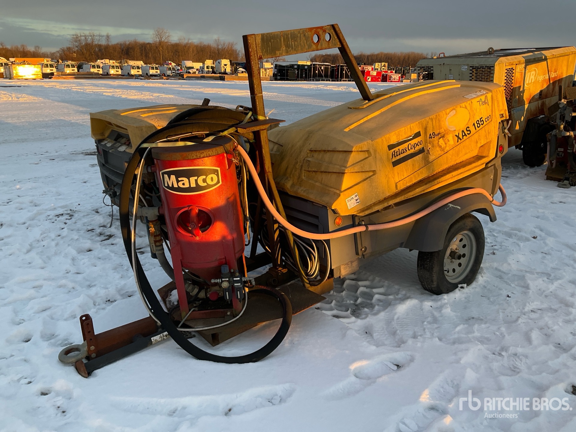 General Appearance with Foto, angolo anteriore sinistro