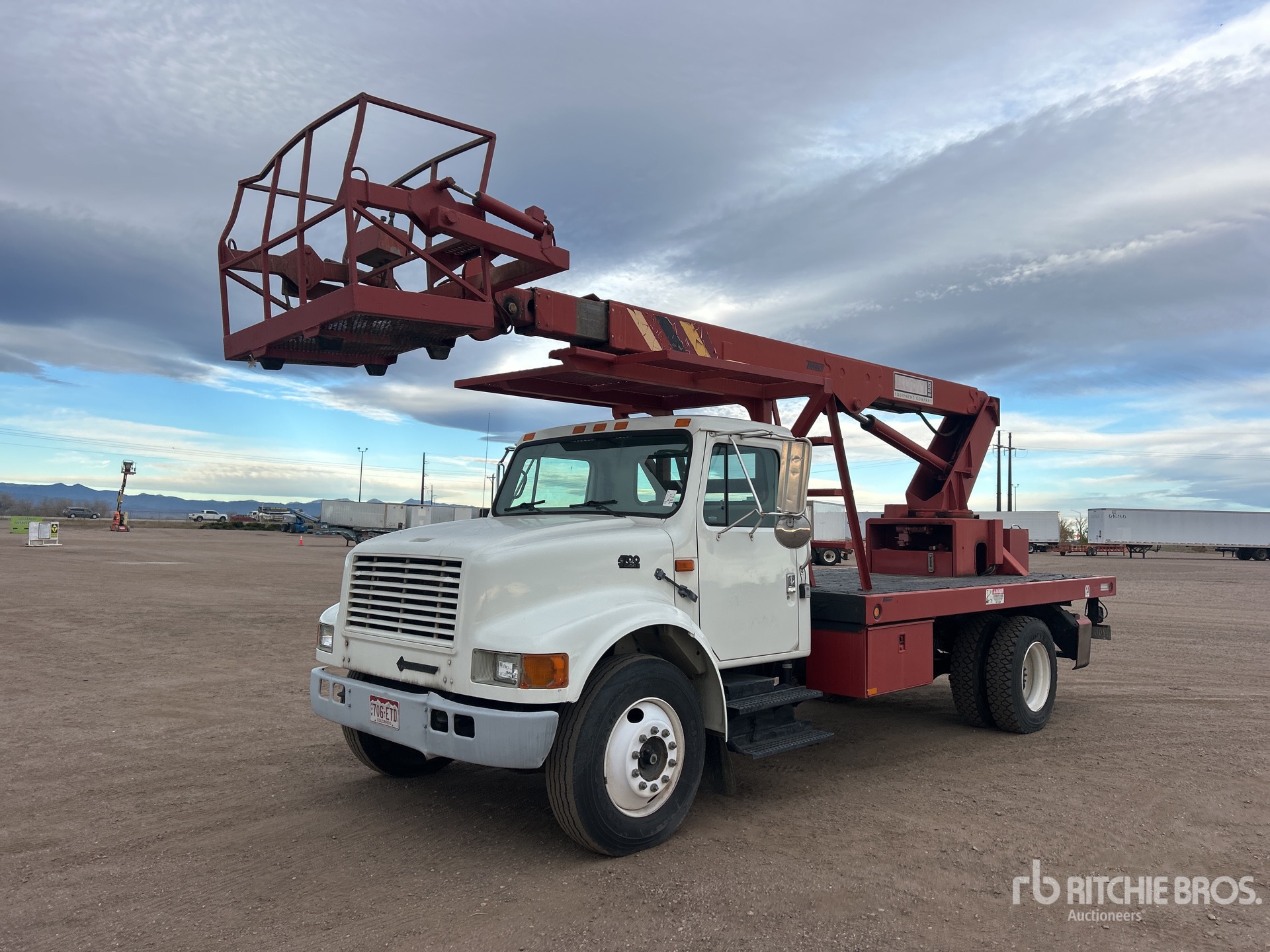 General Appearance with Featured Photo