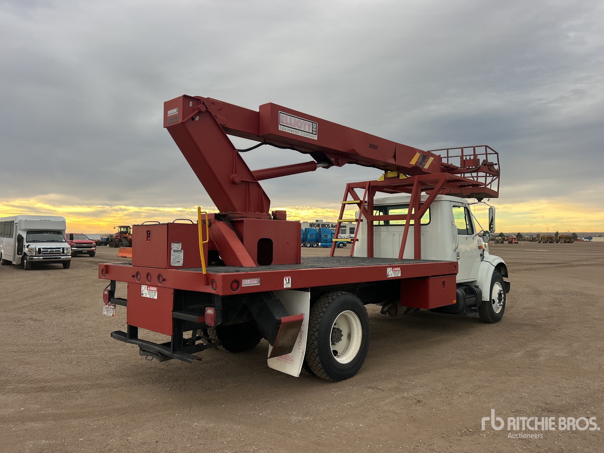 General Appearance with Imagen: esquina trasera derecha