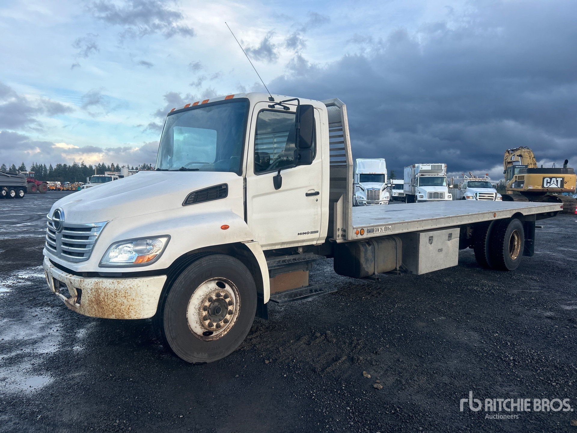 General Appearance with Bild, Ecke vorne links