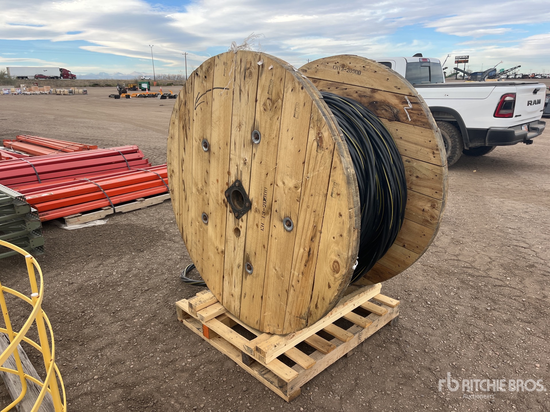 General Appearance with Bild, Ecke vorne links