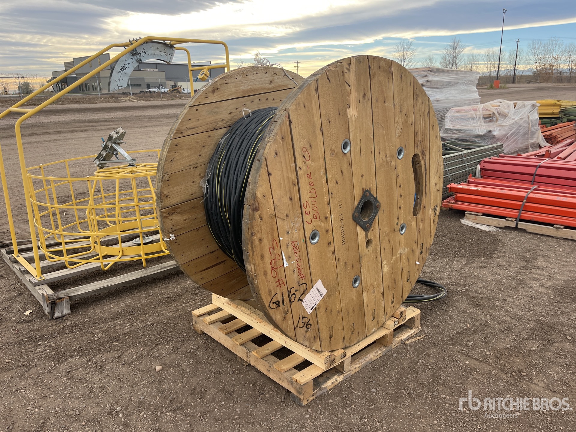 General Appearance with Bild, Ecke hinten links