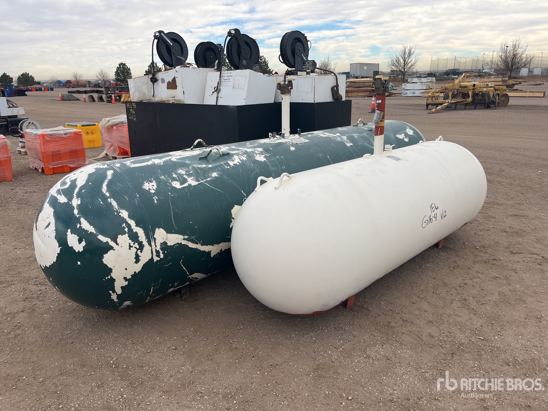 General Appearance with Bild, Ecke vorne rechts