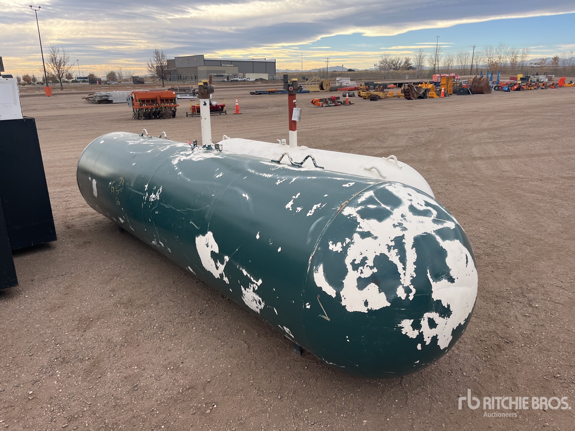 General Appearance with Bild, Ecke hinten rechts