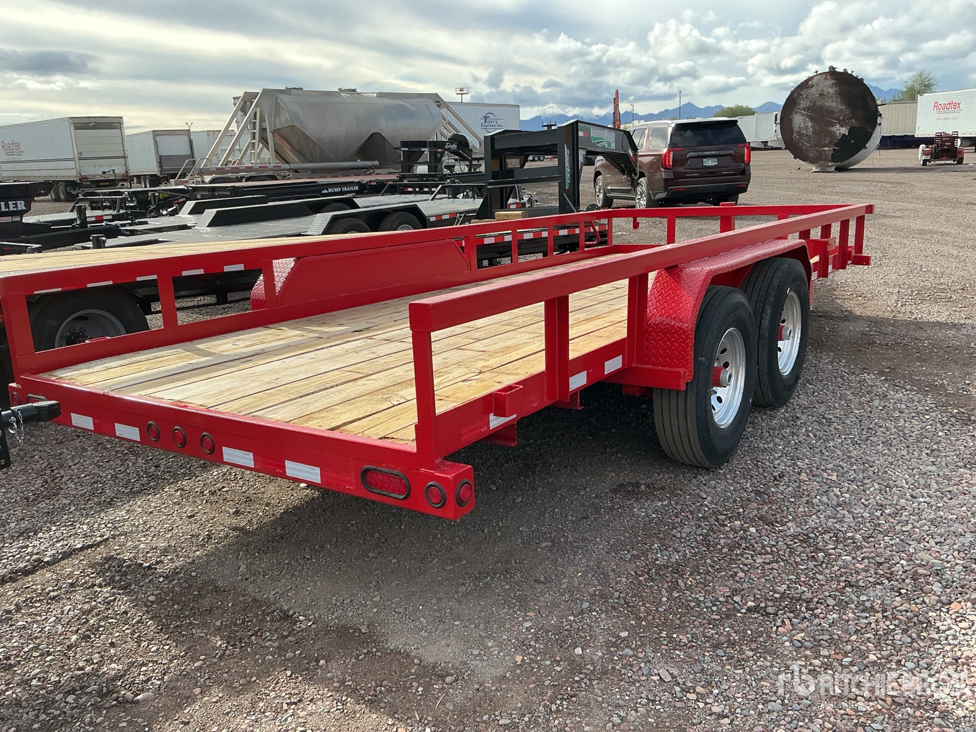 General Appearance with Picture, Right Rear Corner