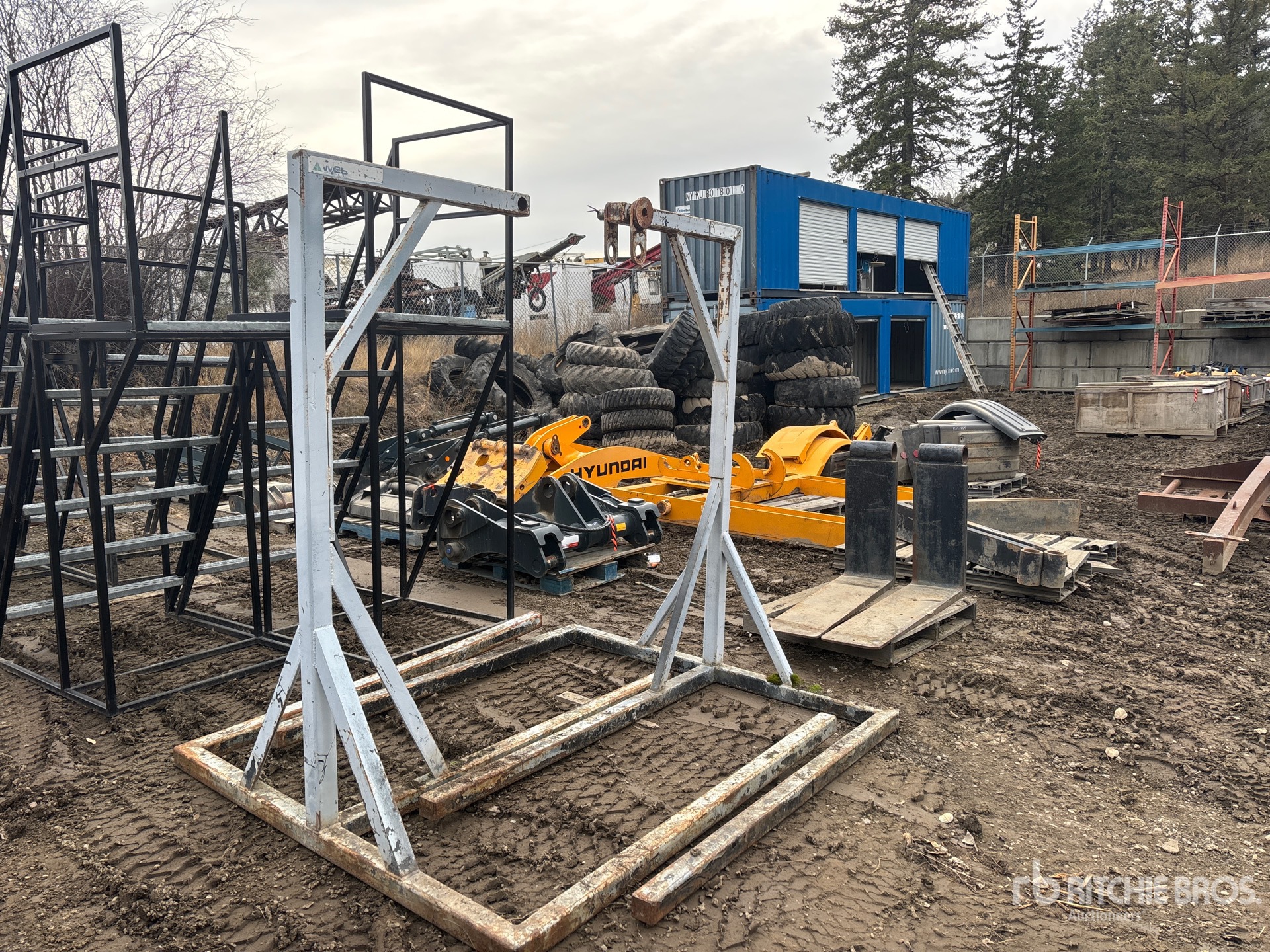 General Appearance with Bild, Ecke vorne rechts