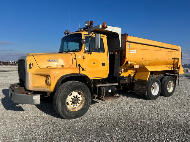 1996 Ford L9000 6x4 T/A Dump Truck