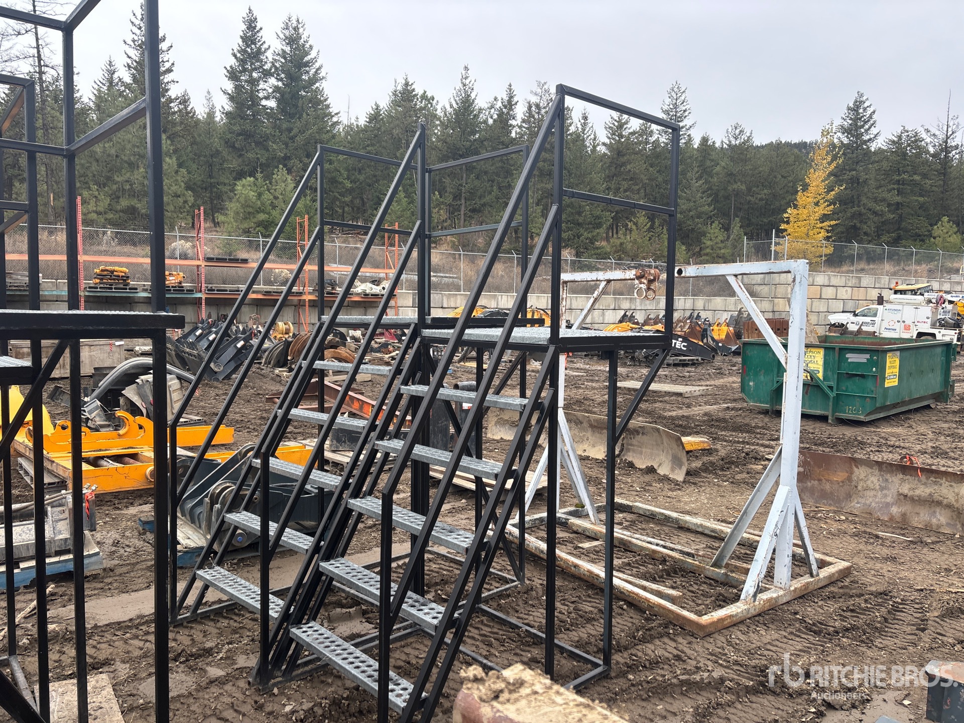 General Appearance with Foto, angolo anteriore sinistro