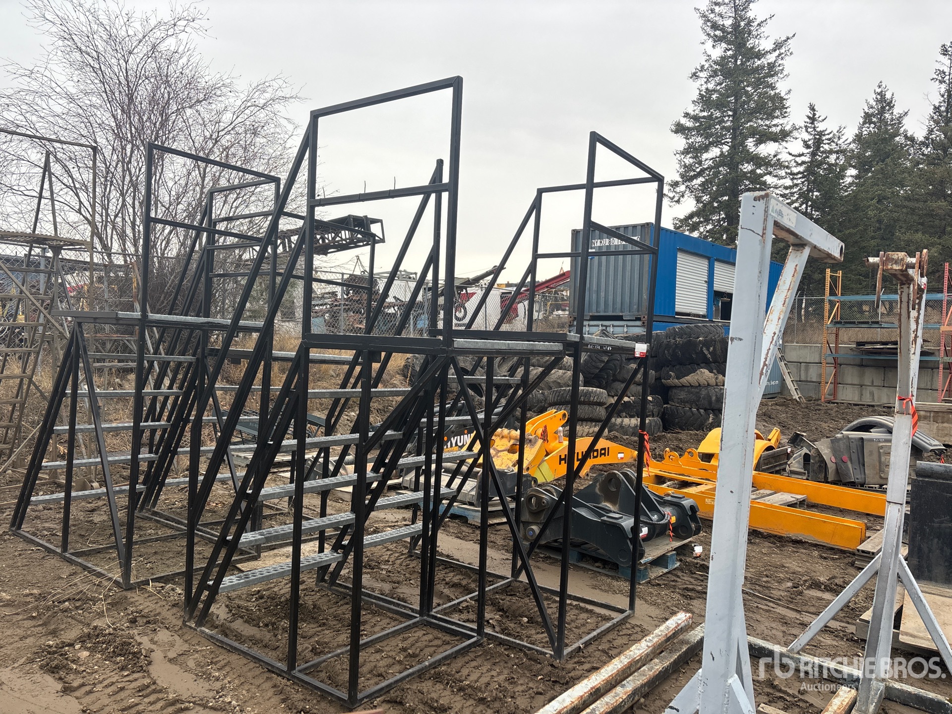 General Appearance with Foto, angolo posteriore sinistro