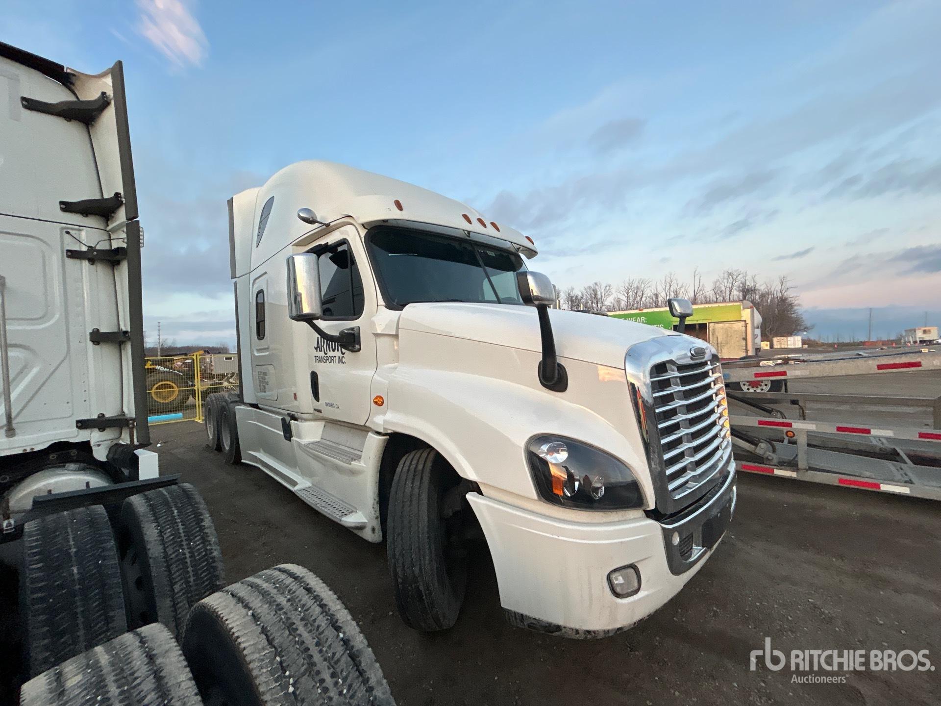 General Appearance with Image, coin avant droit