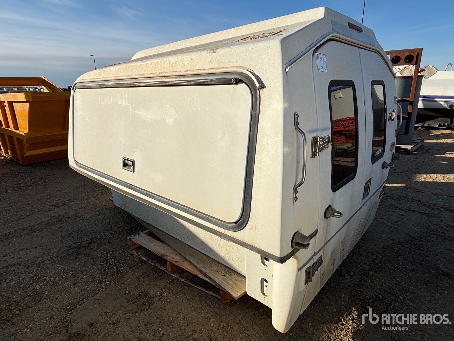 General Appearance with Imagen: esquina trasera izquierda