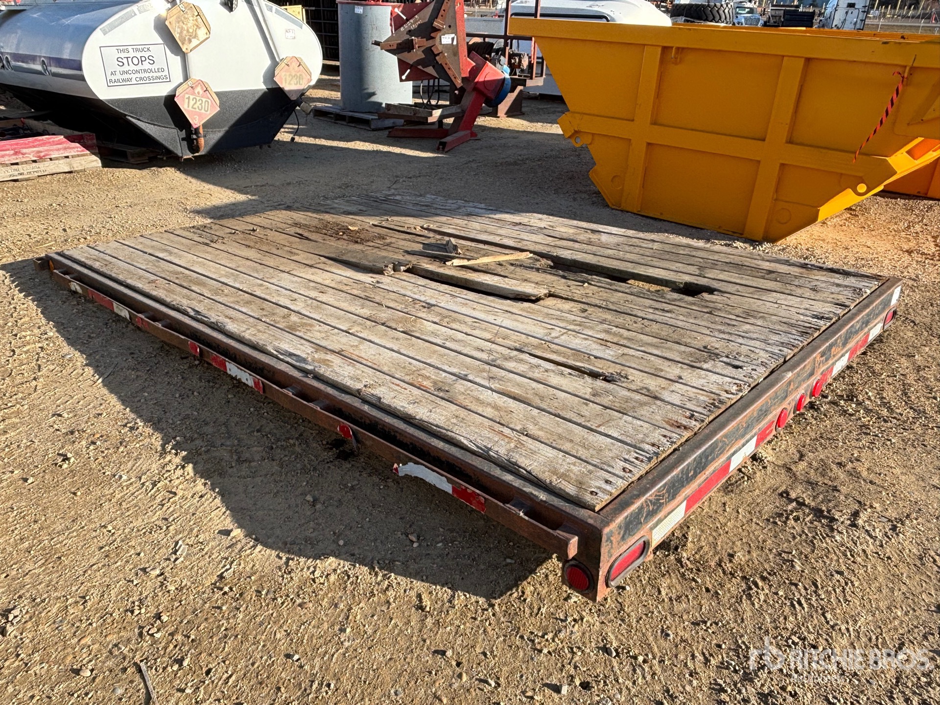 General Appearance with Bild, Ecke hinten rechts