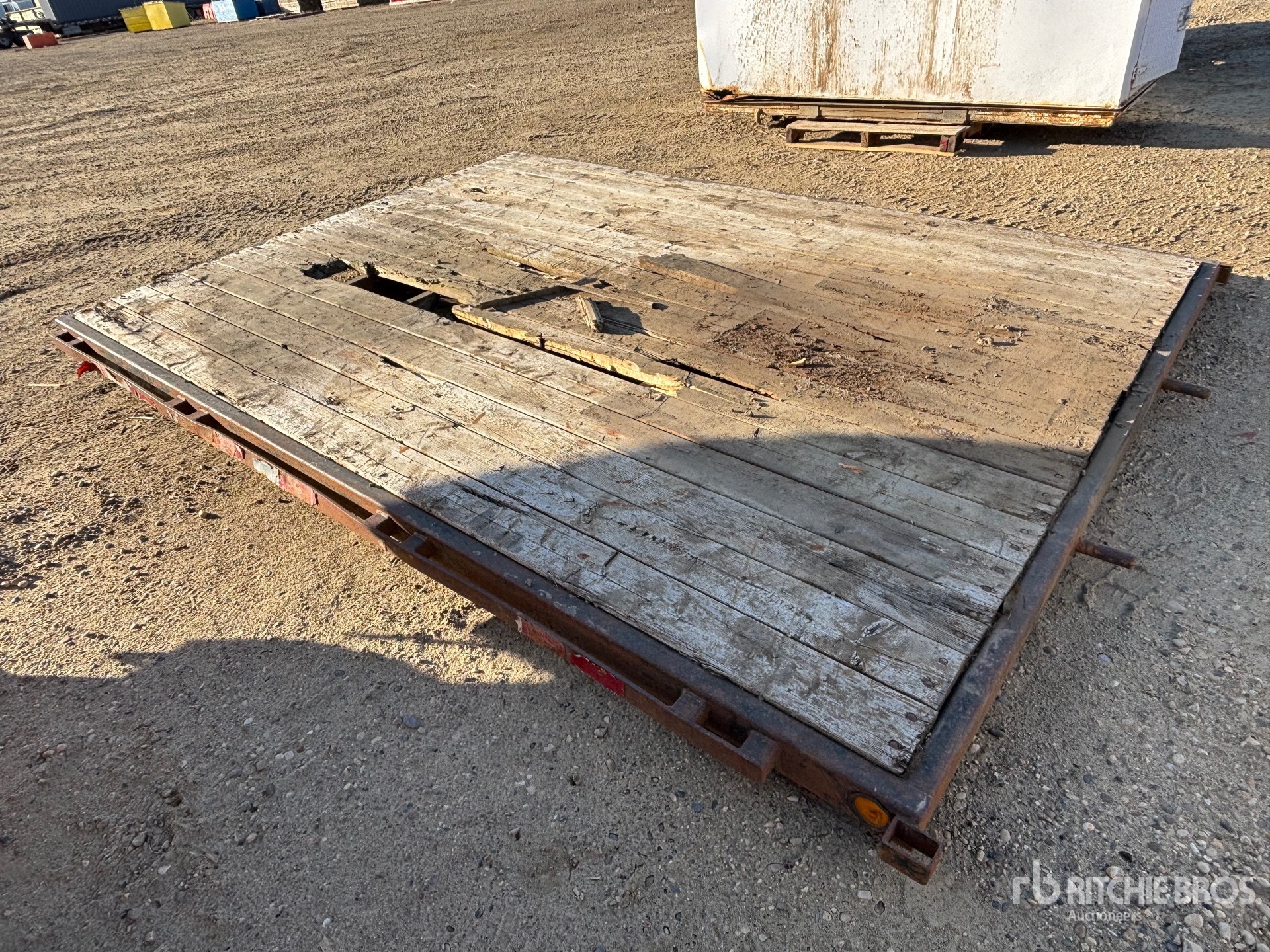 General Appearance with Bild, Ecke hinten links