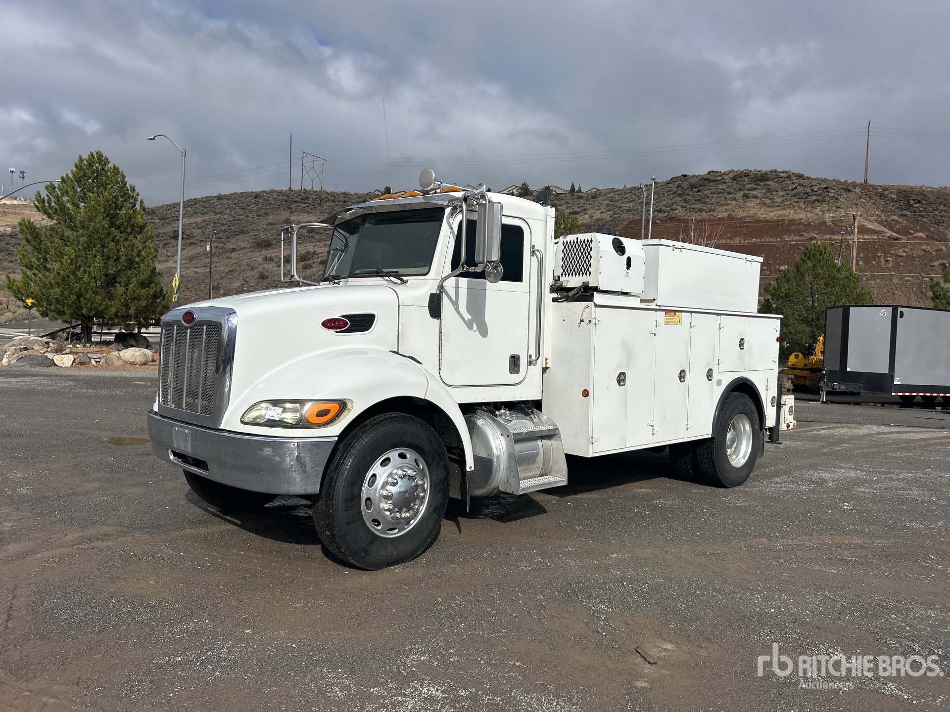 General Appearance with Picture, Left Front Corner