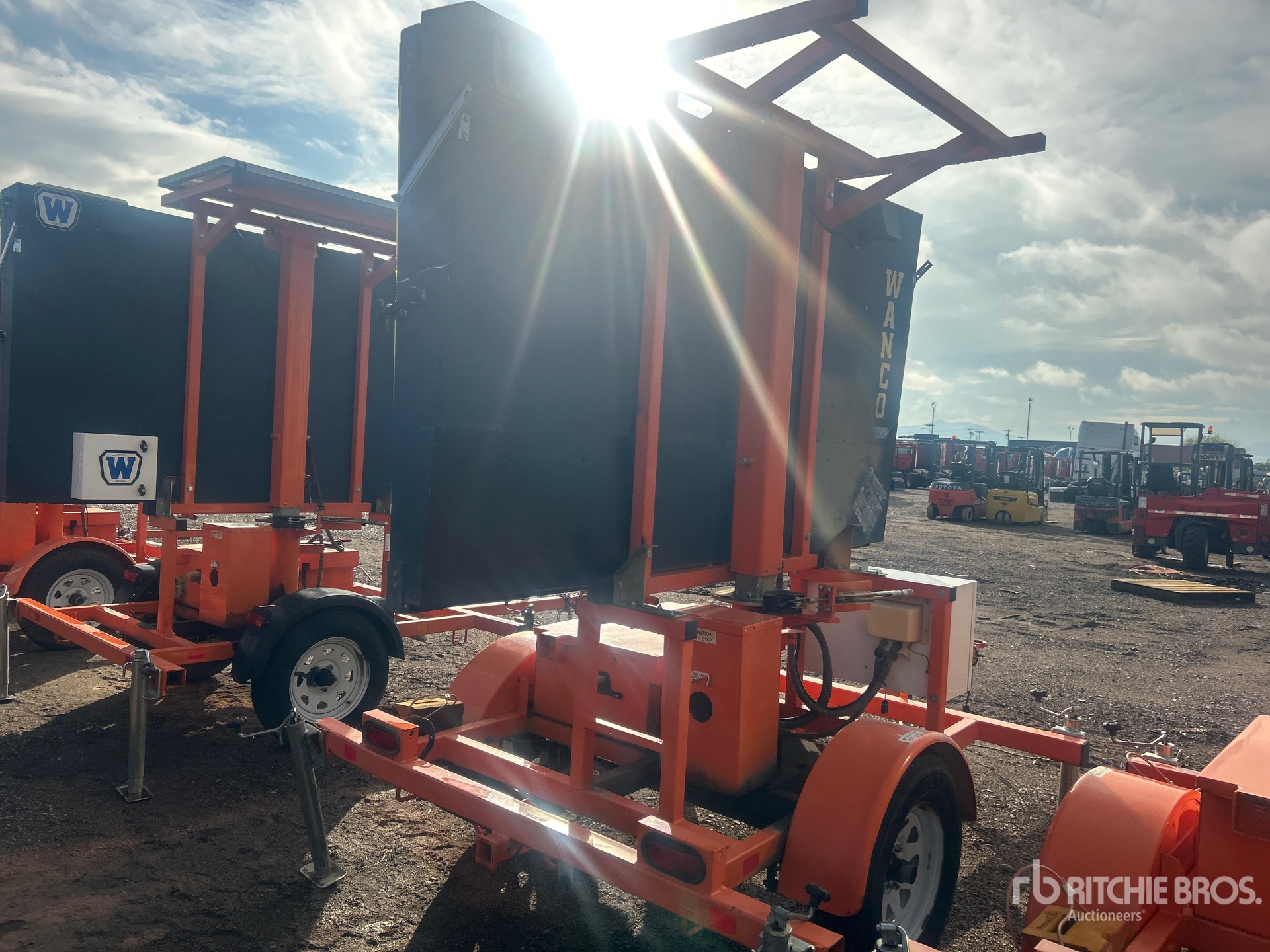 Aspect général with Image, coin arrière droit