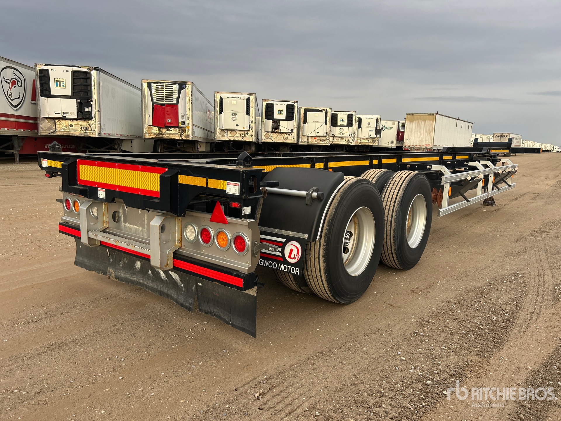 Aspect général with Image, coin arrière droit