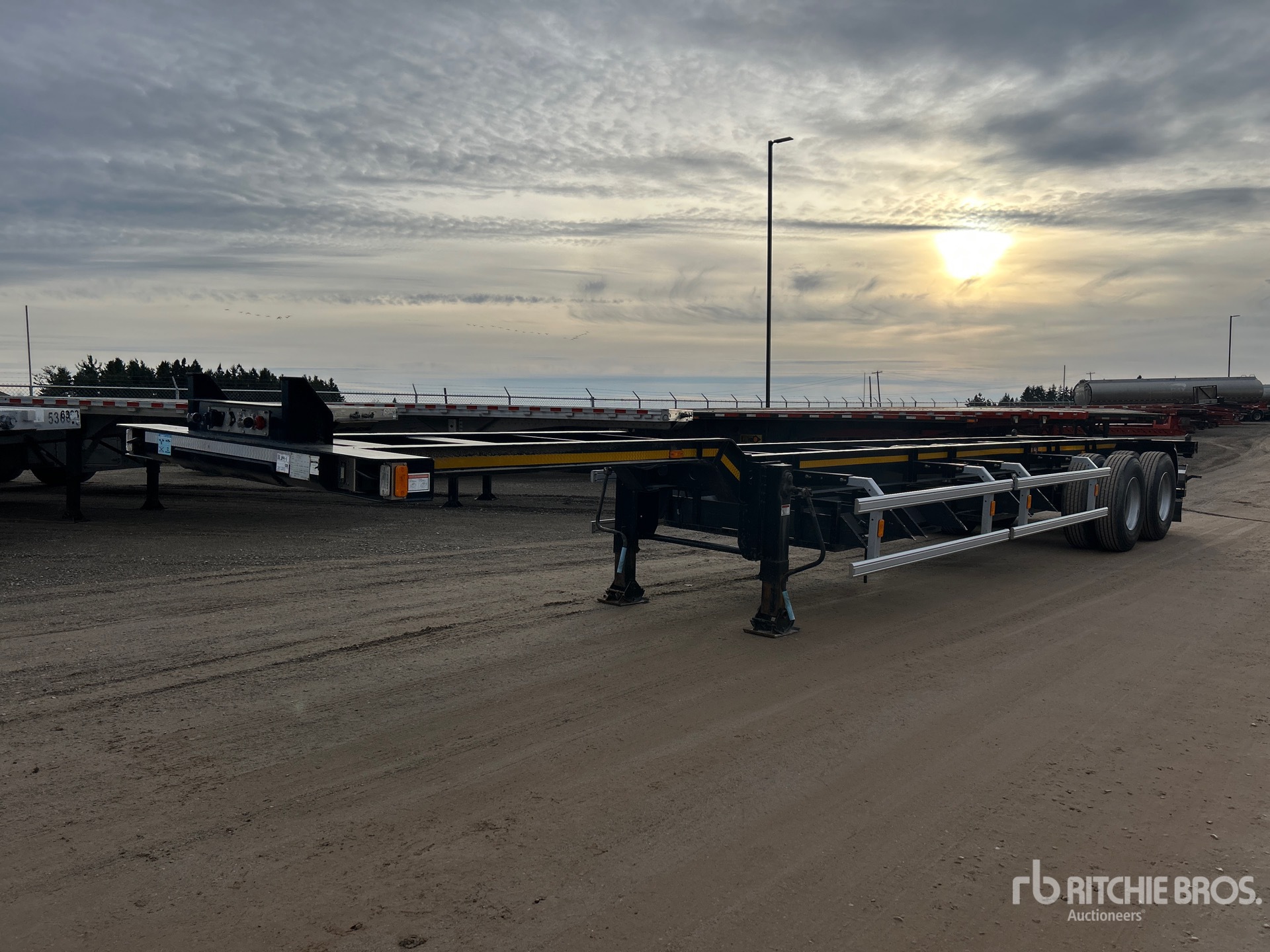 Aspect général with Image, coin avant gauche