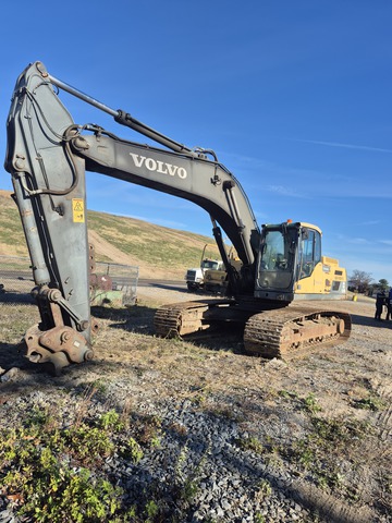 2011 Volvo EC300DL Tracked Excavator 2011 Volvo EC300DL Tracked Excavator