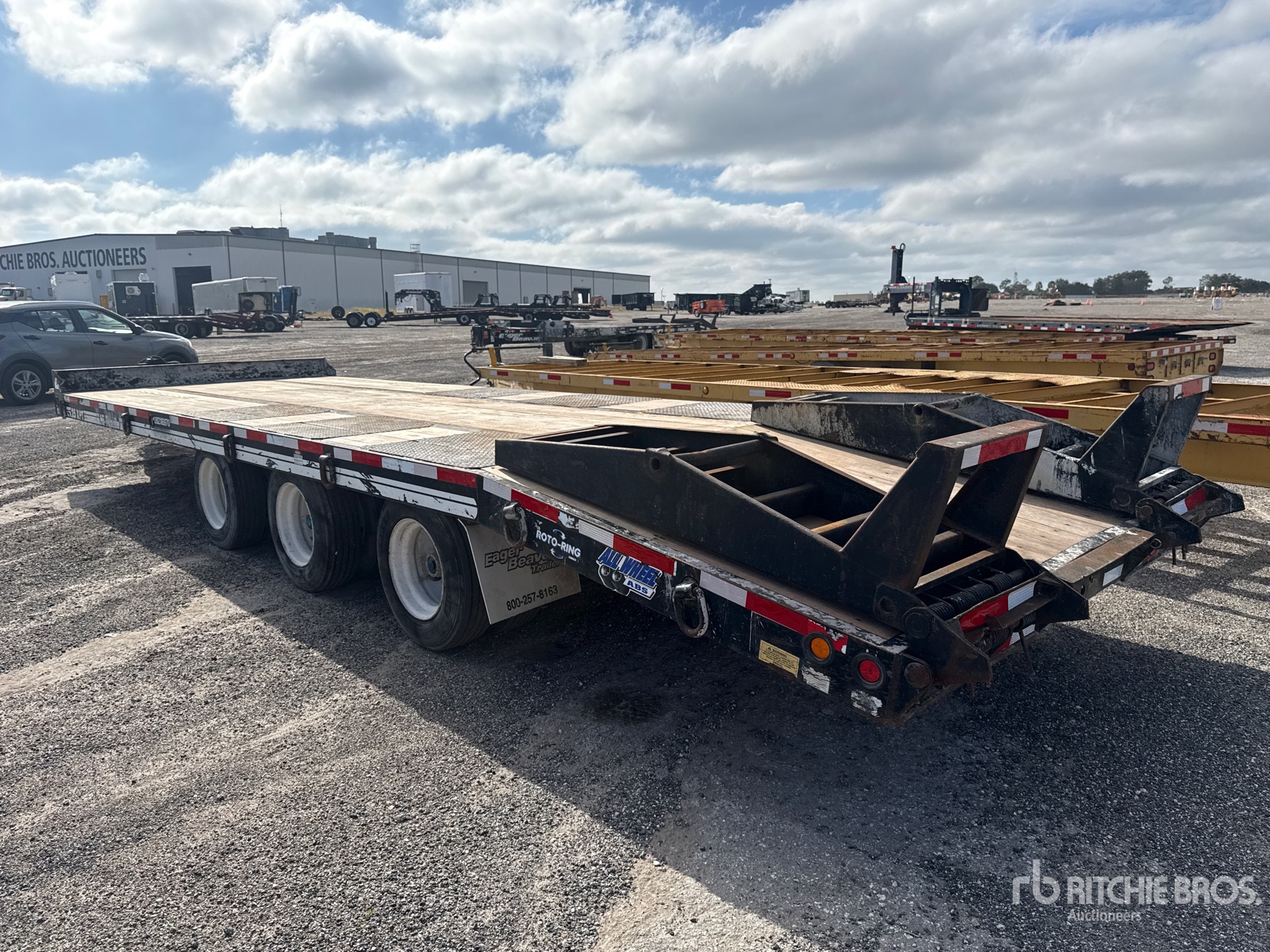 General Appearance with Bild, Ecke hinten links