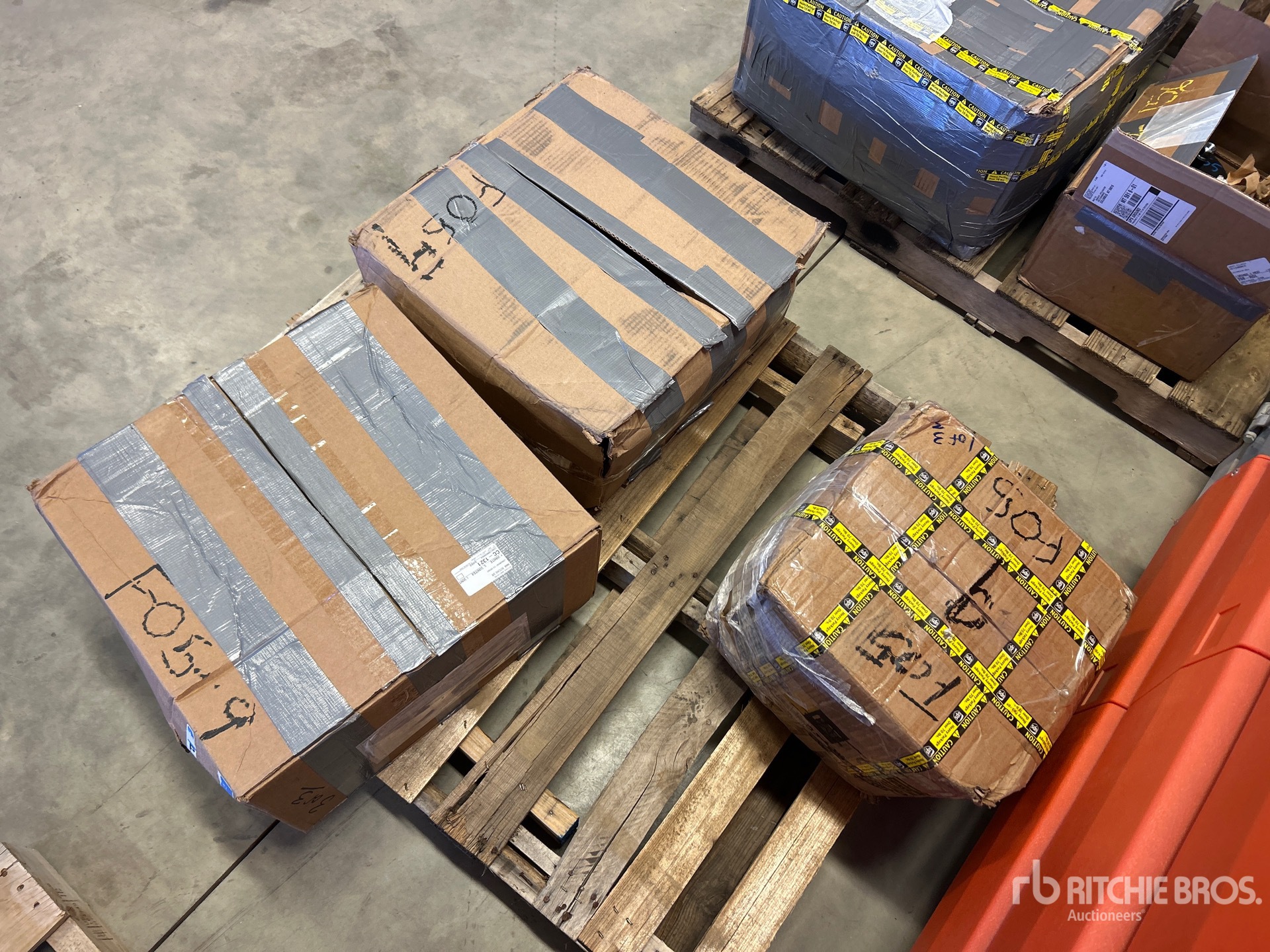 General Appearance with Foto, angolo posteriore sinistro