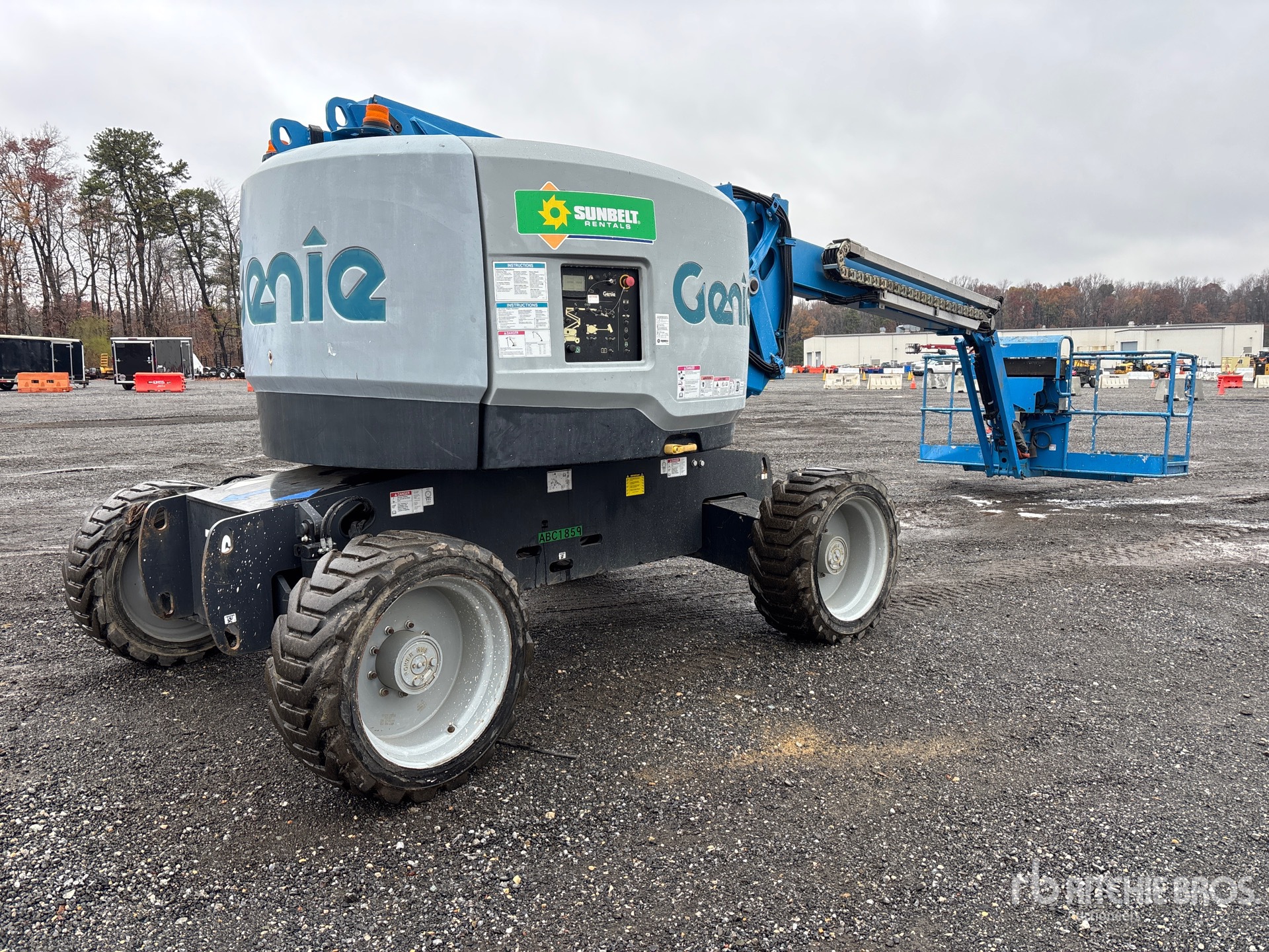 General Appearance with Imagen: esquina trasera derecha