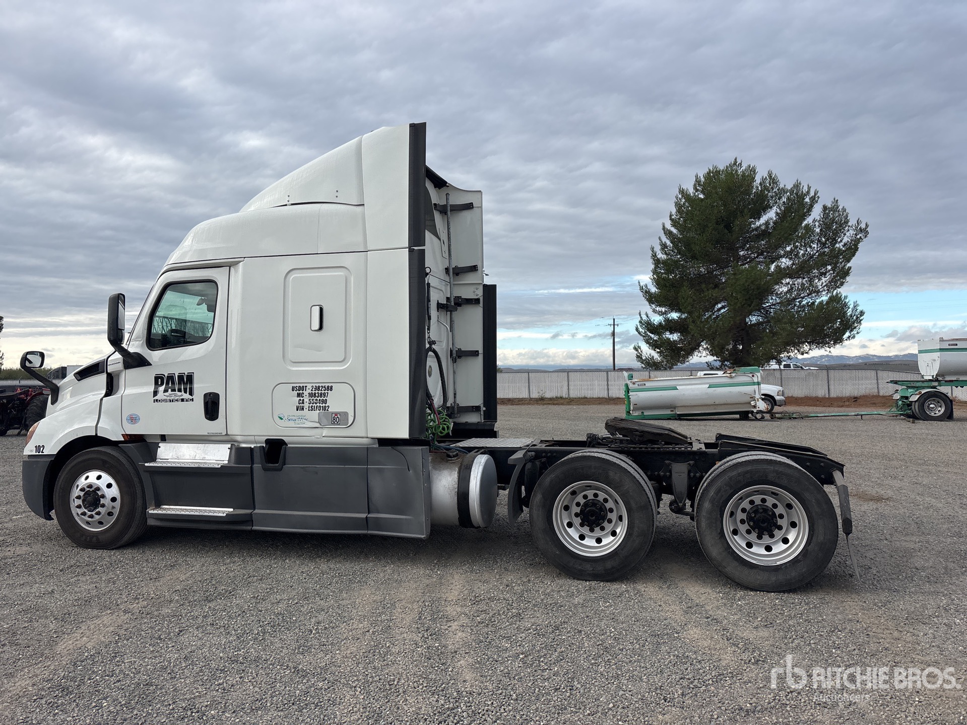 General Appearance with Picture, Left Rear Corner