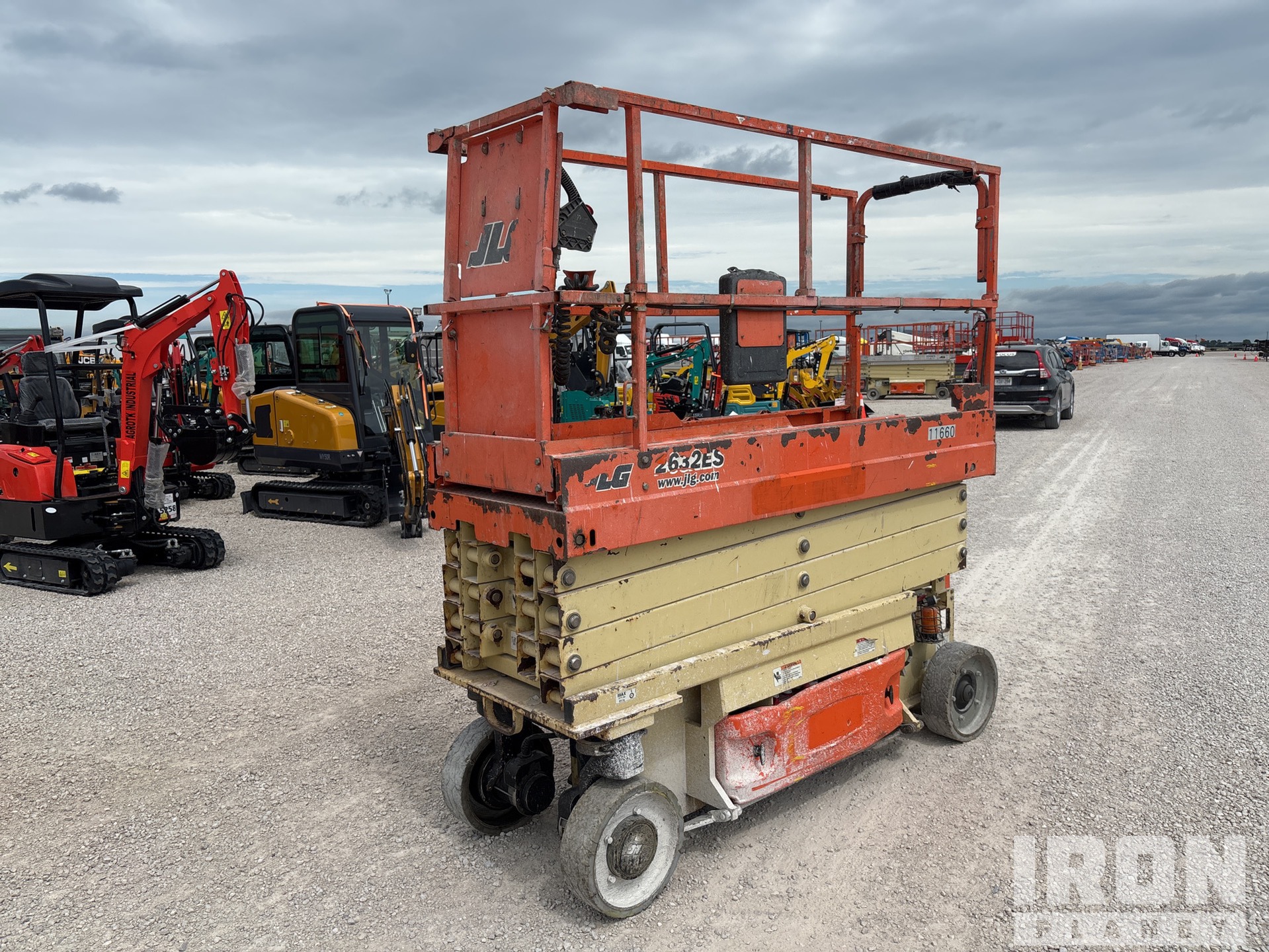 General Appearance with Picture, Left Front Corner