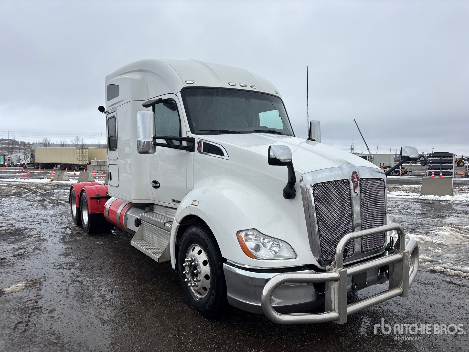 Aspect général with Image, coin avant droit