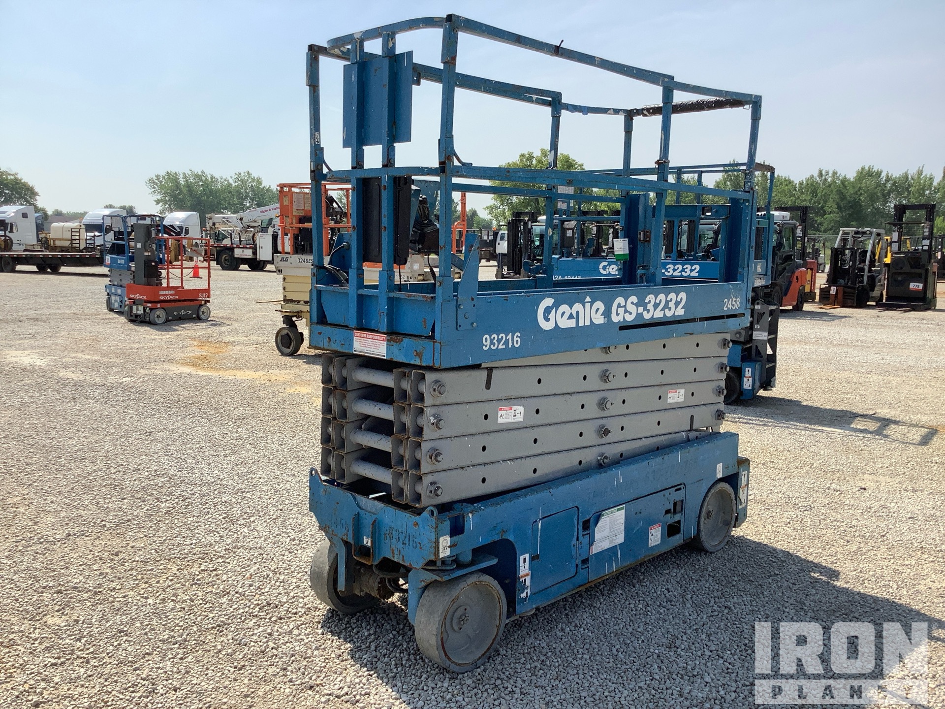 General Appearance - Scissor Lift* with Image, coin avant gauche