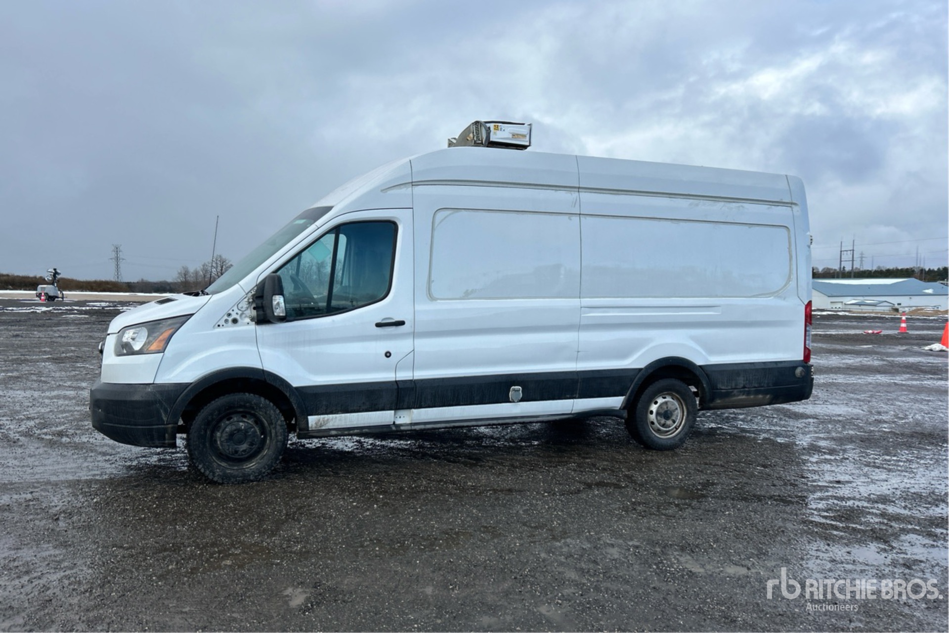 General Appearance with Bild, Ecke vorne links