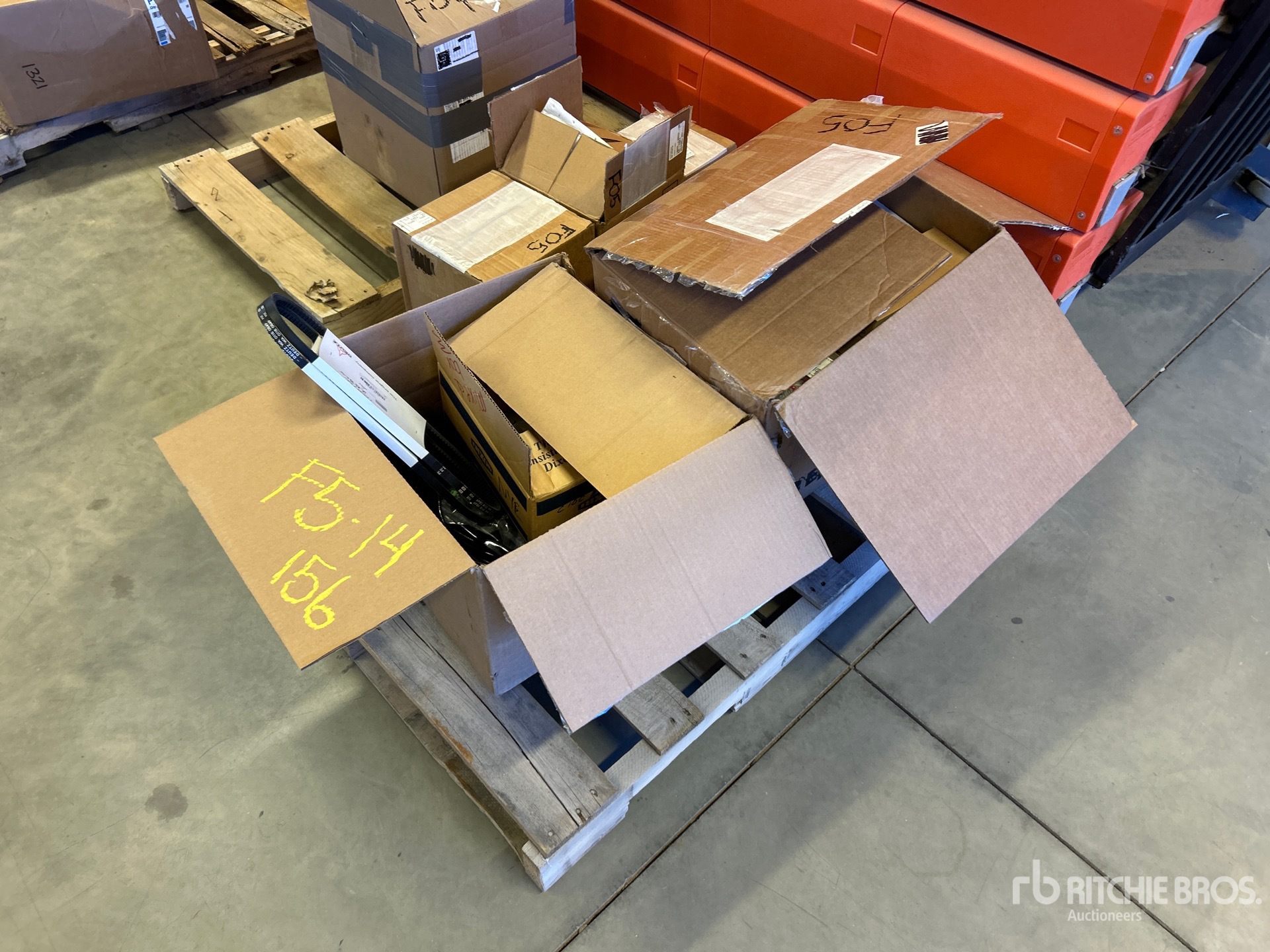 General Appearance with Foto, angolo anteriore sinistro