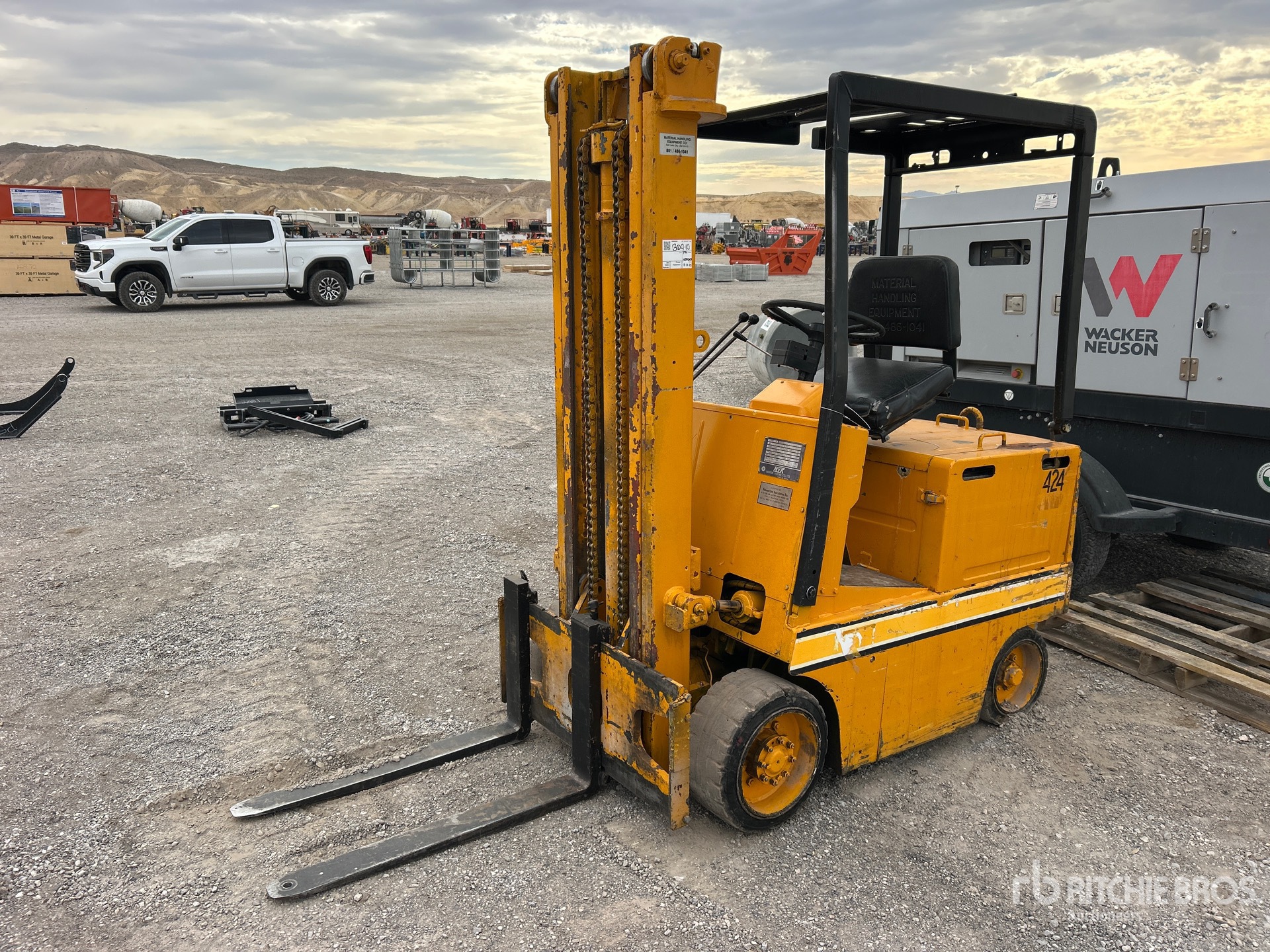 General Appearance with Picture, Left Front Corner